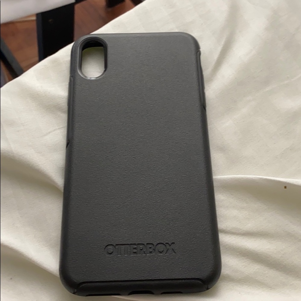 Otter box 10XS max case